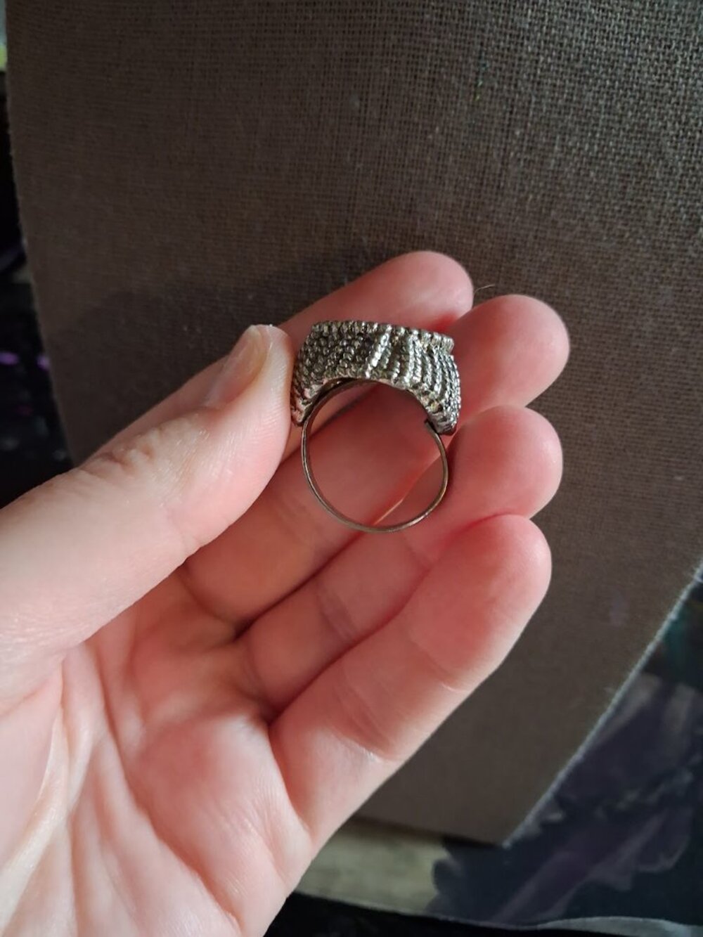 Sizeable Abalone ring - Picture 5 of 6